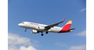 An Iberia pilot suffered a spider bite mid-flight, causing delays and fumigation upon landing in Madrid (static.independent.co.uk).