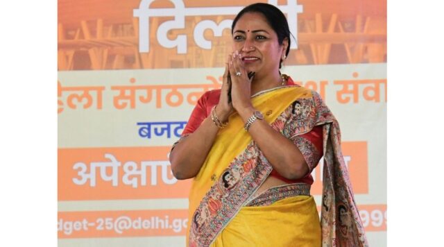 Delhi's Women Prosperity Scheme: A New Dawn for Financial Empowerment - Image 1 Delhi's Women's Prosperity Scheme promises ₹2,500 monthly to eligible women, aiming to empower those in need as International Women's Day approaches (www.livehindustan.com).