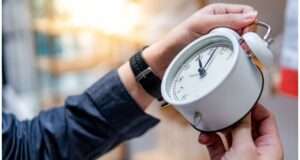 This article explores the recent shift in time as the UK transitions from British Summer Time to Greenwich Mean Time, answering common questions about daylight saving and future time changes. Image courtesy (e3.365dm.com)