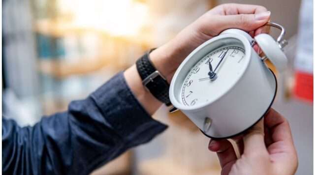 Did the Clocks Go Forward? Understanding Daylight Saving Time in the UK This article explores the recent shift in time as the UK transitions from British Summer Time to Greenwich Mean Time, answering common questions about daylight saving and future time changes. Image courtesy (e3.365dm.com)