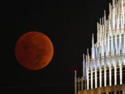 Don't miss the total lunar eclipse on March 13-14, 2025, a rare opportunity to see the Blood Moon (cdn.mos.cms.futurecdn.net).