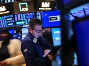 Explore how trade wars and market trends impact investments amidst economic uncertainty (s.yimg.com).