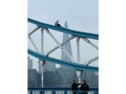 Chaos on Tower Bridge: Man Scales Iconic London Landmark, Disrupting Traffic and Commuters – March 10, 2025 A detailed account of the recent Tower Bridge incident and its impact on London traffic. Image curtosy (static.standard.co.uk)