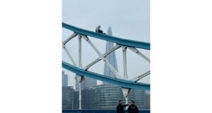 A detailed account of the recent Tower Bridge incident and its impact on London traffic. Image curtosy (static.standard.co.uk)