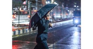 Weather changes expected in North India with rain and hail alerts from IMD (www.livehindustan.com).