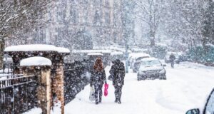 Explore the UK's dramatic weather changes from spring warmth to impending snowstorms and what to expect this season. Image courtesy (cdn.images.express.co.uk)