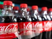 United States: PepsiCo, Kraft Heinz Clash with Shareholders Over Green Packaging Initiatives PepsiCo and Kraft Heinz face growing shareholder pressure to adopt more sustainable packaging practices in the U.S. (imgproxy.divecdn.com).