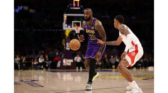 Gabe Vincent: A Rising Star in the Lakers' Lineup Against the Rockets Gabe Vincent shines in the recent Lakers vs. Rockets game, showcasing his potential as a key player for LA amidst the battle for playoff positioning in the Western Conference (s.yimg.com).