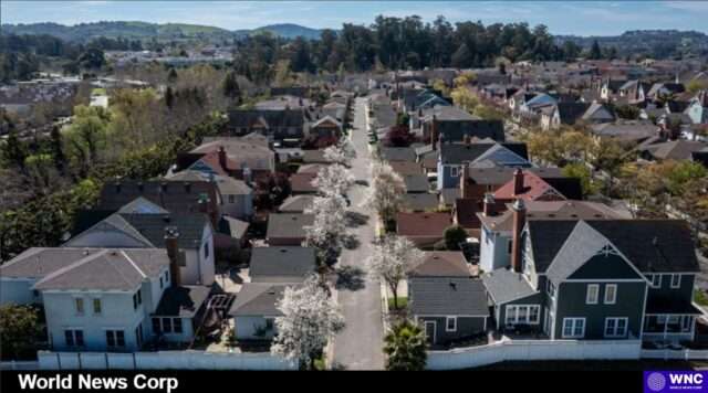 Navigating the Housing Market Amid Rising Mortgage Rates: Strategies for Homebuyers Explore strategies for homebuyers facing rising mortgage rates and learn how to navigate the housing market effectively (s.yimg.com).